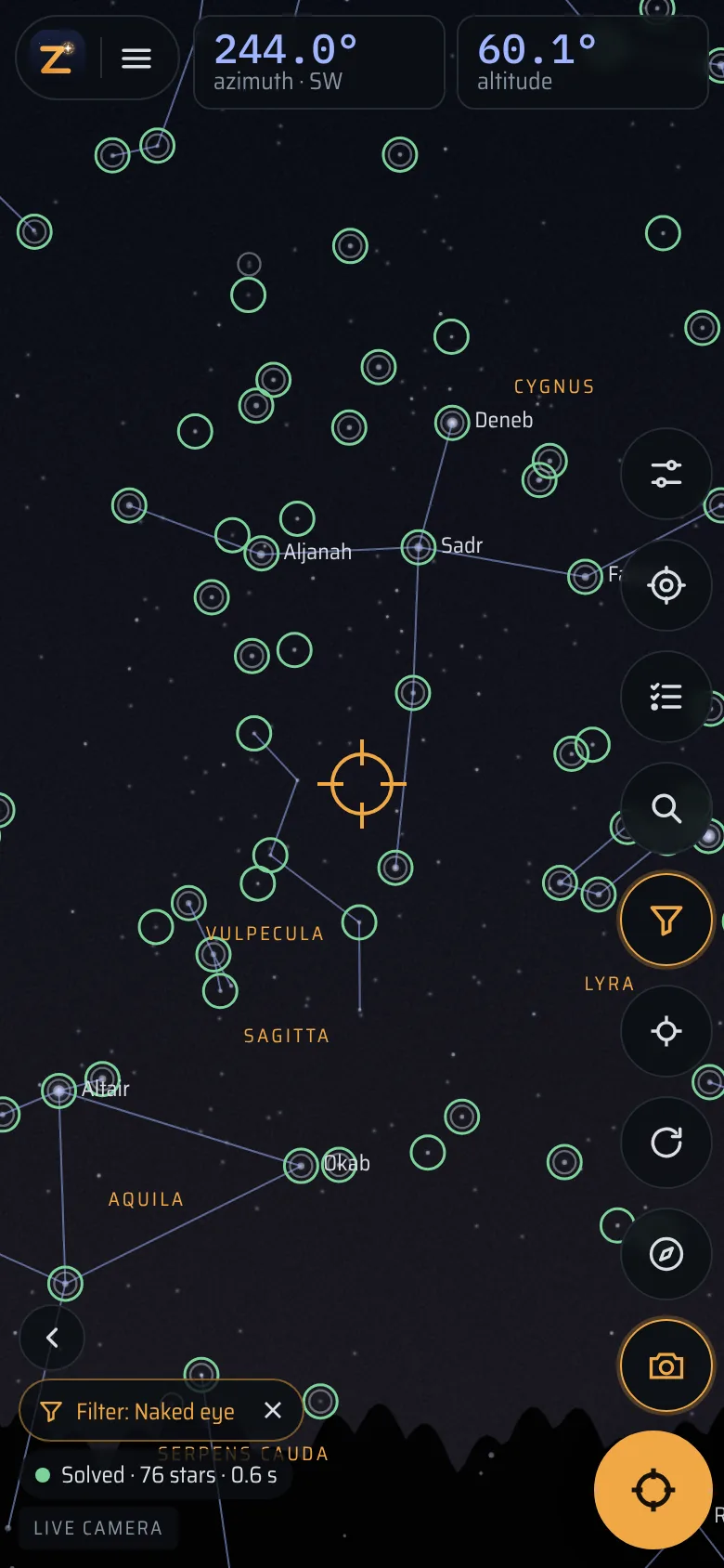 The camera image after Locate: the Summer Triangle with Deneb, Altair, Sadr and the constellations Cygnus, Aquila, Vulpecula and Sagitta named, recognised stars circled in green.